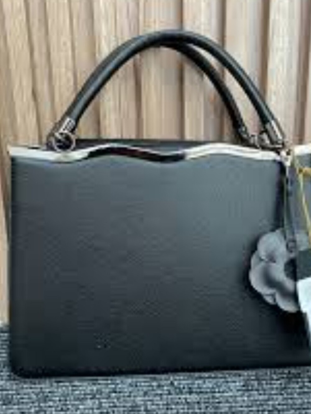 Chic Purse - Picture 5 of 9